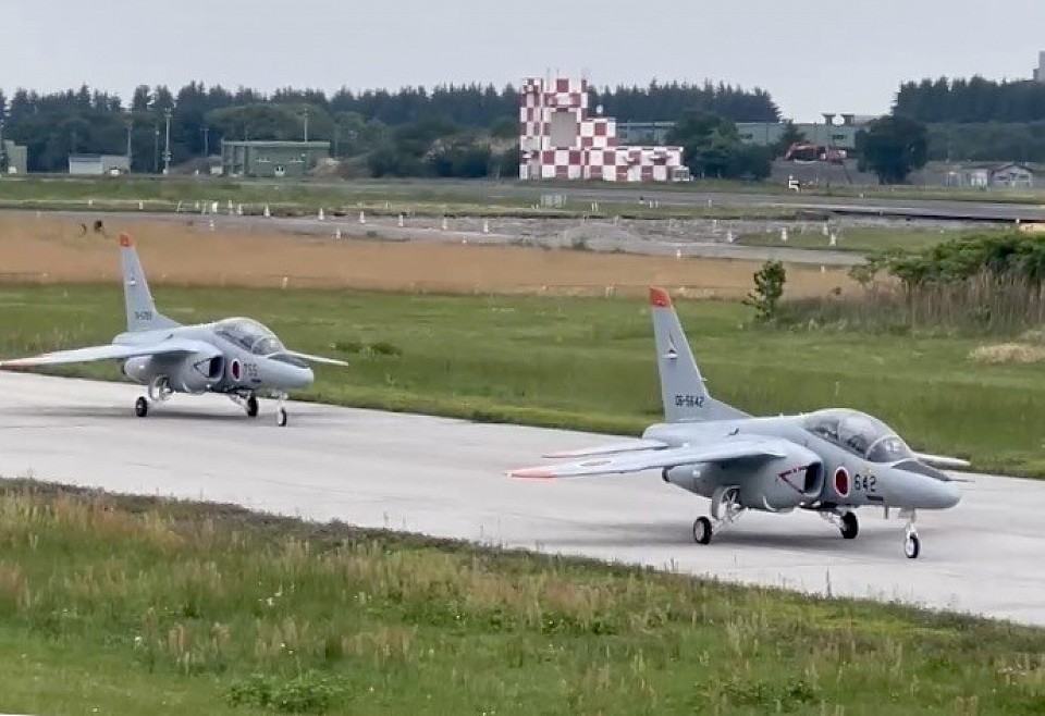 T-4 入間基地　航空自衛隊