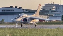 航空自衛隊　入間基地　T-4