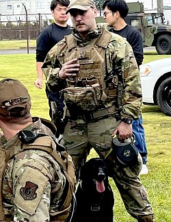 横田基地　警備犬　軍用警備犬　K-9