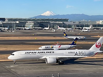 羽田空港　東京国際空港　JAL ANA