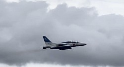 ブルーインパルス　787 2番機