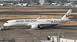 JAL A350-900 JA02XJ